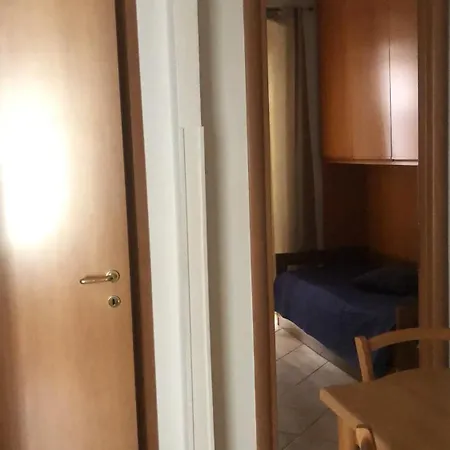 A Due Passi Dal Treno Apartment *